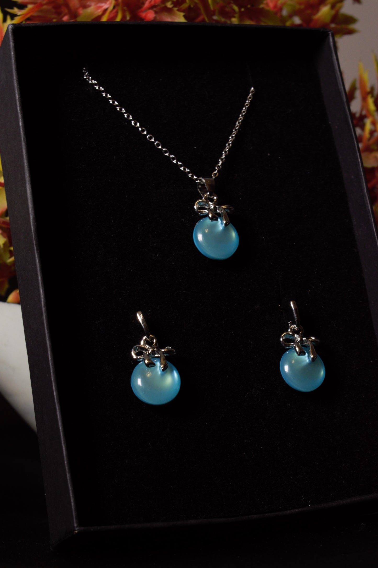 Bow necklace set