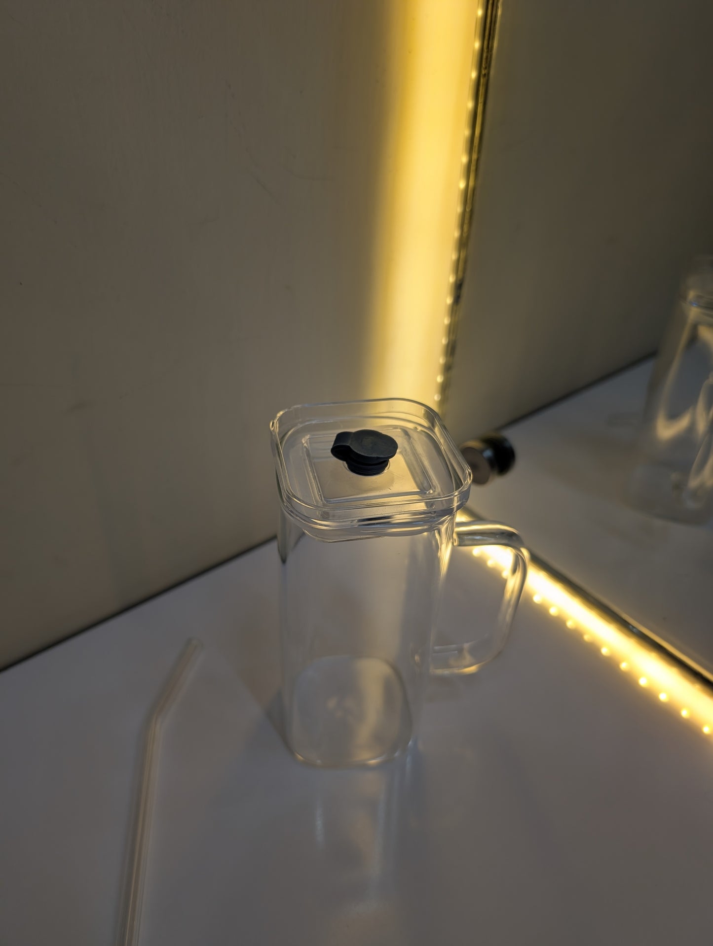 Glass tumbler